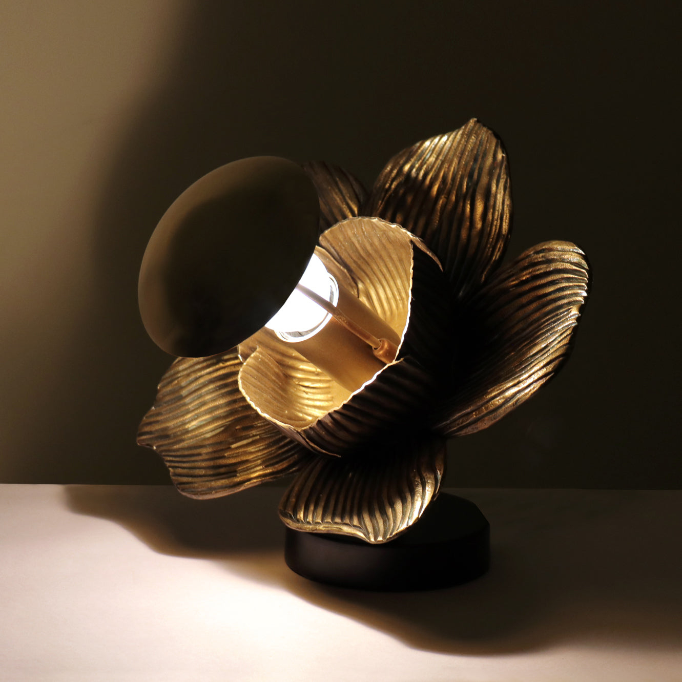 Celeste Flower Table Lamp by homeblitz.in