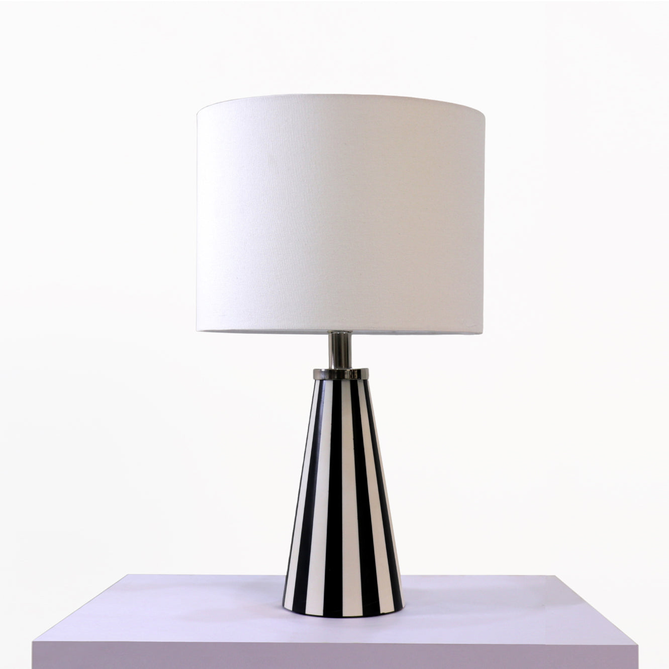 Cleo Resin Table Lamp by homeblitz.in