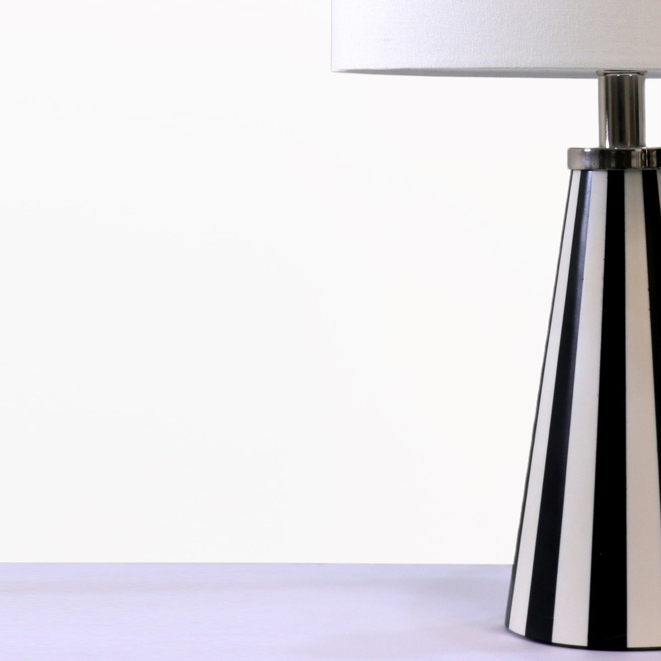 Cleo Resin Table Lamp by homeblitz.in