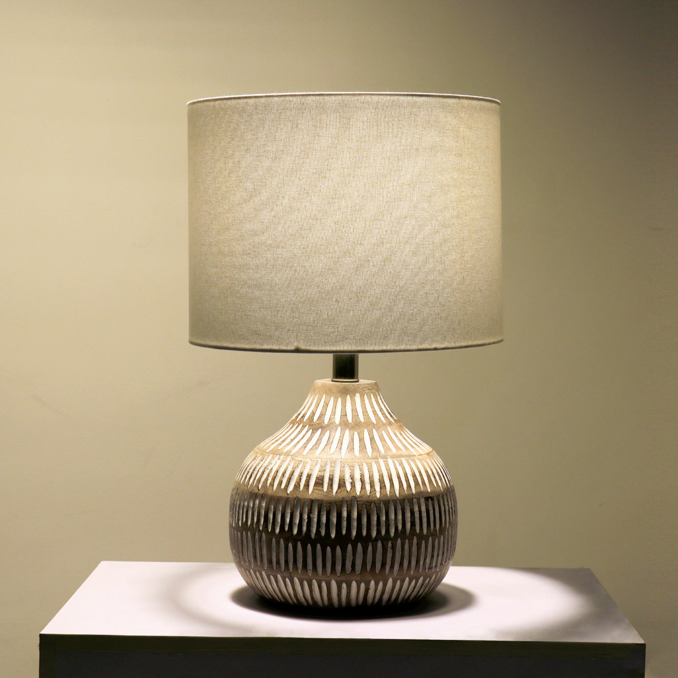 Naybu Round Table Lamp by homeblitz.in