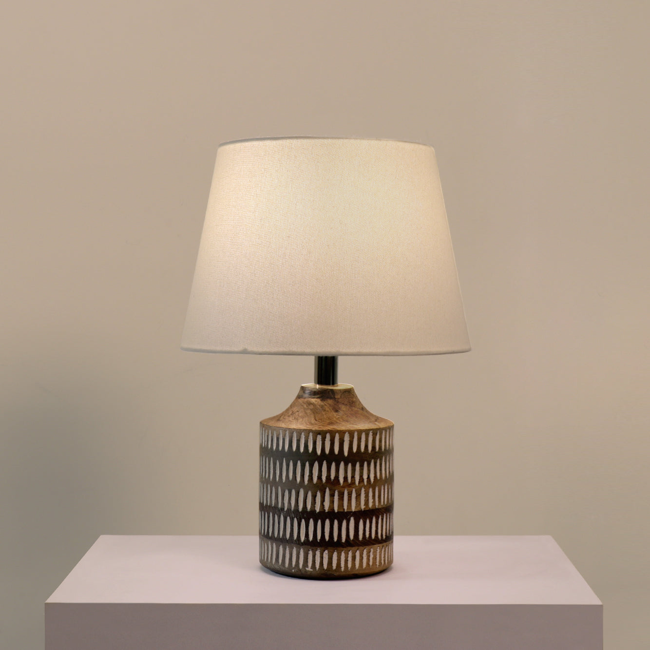 Naybu Straight Table Lamp by homeblitz.in