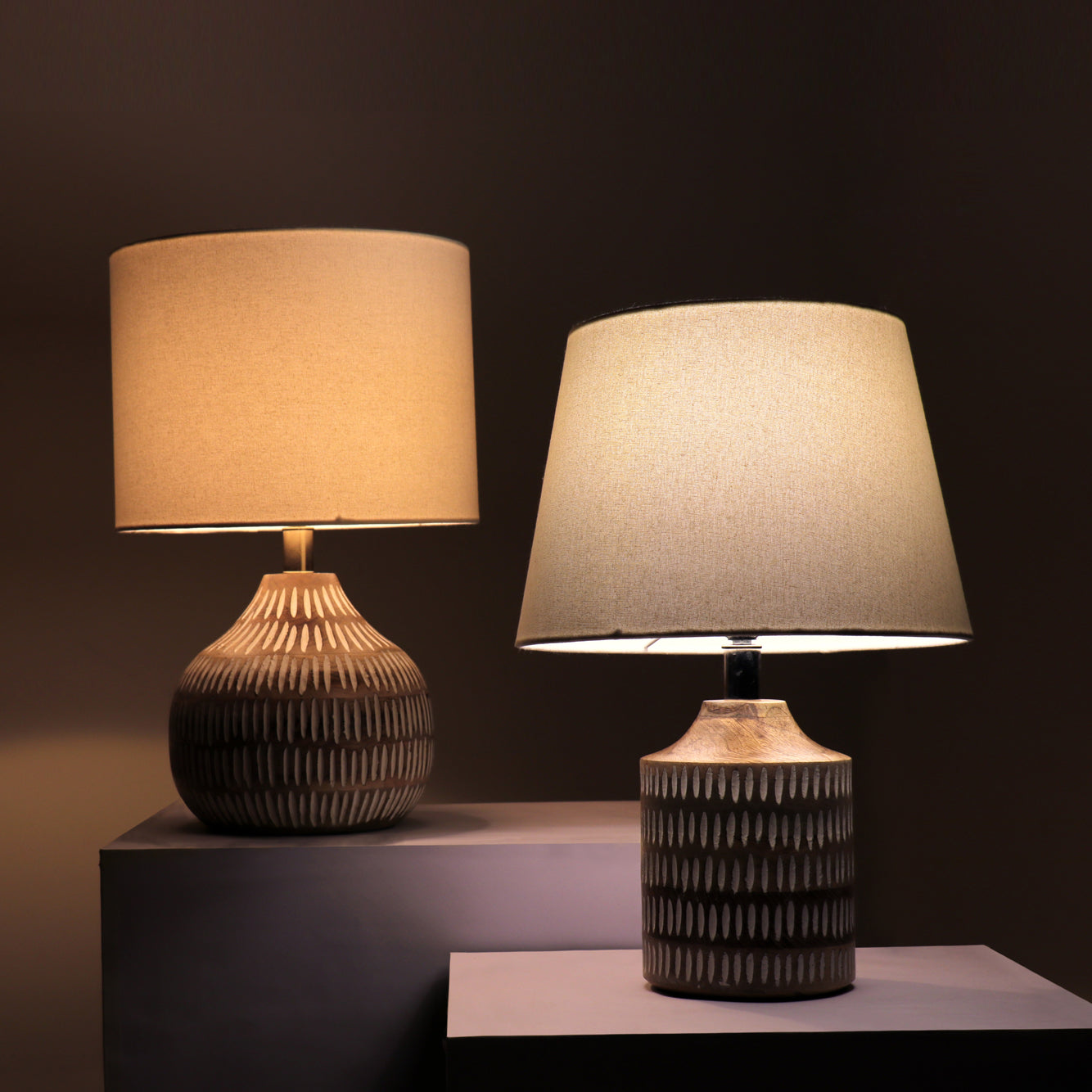 Naybu Straight Table Lamp by homeblitz.in